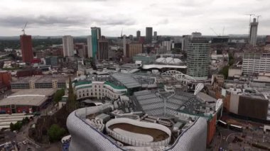 Şehir merkezindeki Bullring Alışveriş Merkezi Birmingham 'ın yukarıdan görünüşü - KIRMINGHAM, ENGLAND - 22 Mayıs 2024