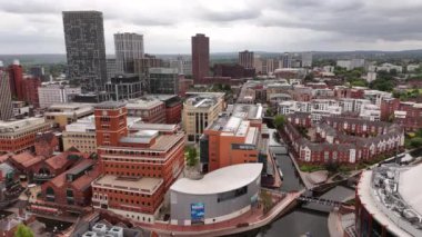 Birmingham sehrinin sehri uzerindeki uçus - sehir merkezi- KUŞ, İNGİLTAN - 22 Mayıs 2024