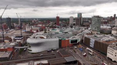 Birmingham şehir merkezinin üzerinde gökyüzü görüntüsü yukarıdan Bullring Nakliye Merkezi - BIRMINGHAM, İngiltere - 22 Mayıs 2024