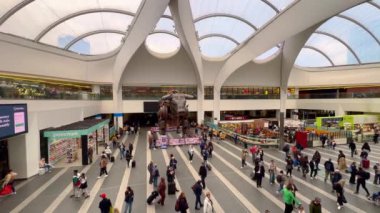 Birmingham New Street İstasyonu - şehrin ana merkez istasyonu - BIRMINGHAM, İNGLAND BİRLİK KINGDOM - 23 Mayıs 2024