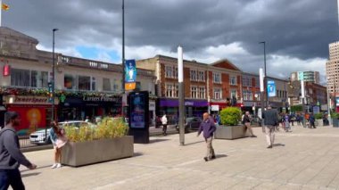 Wembley şehrindeki sokak manzarası - LONDRA, BÜYÜK KINGDOM - 27 Mayıs 2024