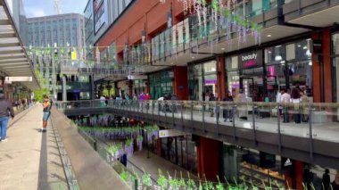 Wembley 'deki Londra Tasarımcı Mağazası - LONDON, İngiltere Birleştirilmiş KINGDOM - 27 Mayıs 2024