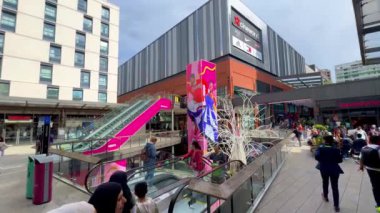 Wembley 'deki Londra Tasarımcı Mağazası - LONDON, İngiltere Birleştirilmiş KINGDOM - 27 Mayıs 2024