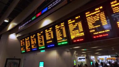 Birmingham New Street İstasyonu 'nda kalkış masaları - merkez istasyon - BIRMINGHAM, İNGLAND BİRLİK KINGDOM - 22 Mayıs 2024