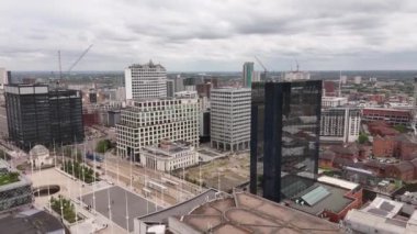 Birmingham sehrinin sehri uzerindeki uçus - sehir merkezi- KUŞ, İNGİLTAN - 22 Mayıs 2024