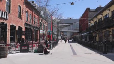 Ottawa Kanada 'daki güzel Byward pazarı turistler tarafından çok popüler - OTTAWA, CANADA NORTH AMERICA - 17 Nisan 2024