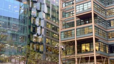 Londra 'daki modern ofis binaları - Londra, BİRLİK KINGDOM - 12 ARALIK 2023