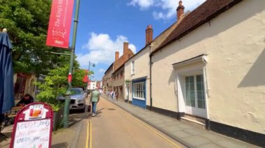 Krallar Canterbury 'nin yaratıcı çeyreğini mil boyunca katederler - Canterbury, İngiltere Birleşik Krallığı - 25 Mayıs 2024