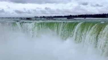 Kanada 'daki Niagara Şelaleleri çok görkemli bir seyahat merkezidir - seyahat fotoğrafçılığı Kanada