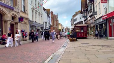 Tarihi Bölgedeki Canterbury 'nin işlek şehir merkezi - CANTERBURY, İngiltere Birleşik KINGDOM - 25 Mayıs 2024