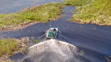 Florida hava sahasında bataklık gezisi