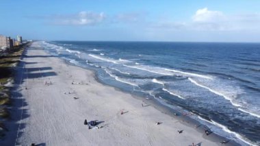 Beyaz kumlu Jax Plajı Jacksonville Plajı - Hava fotoğrafçılığı - JACKSONVILLE BEACH, ABD - 30 Ekim 2024