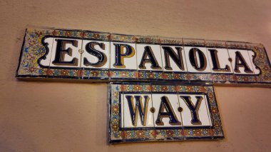 Miami Beach 'teki ünlü Espanola Yolu geceleri çok popüler - MIAMI, FLORIDA - 5 Kasım 2024