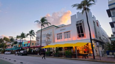 Miami Beach Florida 'daki Ocean Drive South Beach - MIAMI, FLORIDA - 5 Kasım 2024