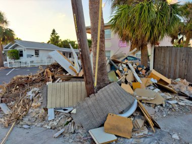 Florida 'daki Milton kasırgasından sonra meydana gelen fırtına hasarı - SAINT PETERSBURG, ABD - Kasım 12024