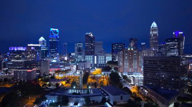 Charlotte North Carolina Şehir Merkezi Gece Skyline - CHARLOTTE, ABD - 27 Ekim 2024