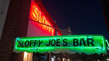 Key West Florida 'daki Duval Caddesi' ndeki Sloppy Joes Bar - Key West, FLORIDA - 4 Kasım 2024