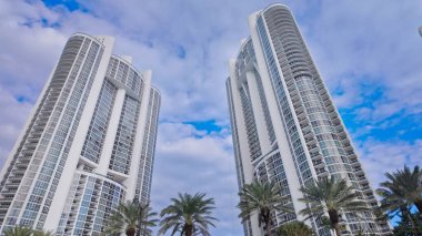 Miami Beach Florida 'da ikonik yüksek binalar ve lüks daireler - seyahat fotoğrafçılığı