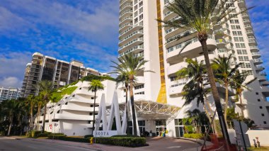 Miami Beach Florida 'daki Akoya Otel ve Apartmanları - MIAMI, FLORIDA - 5 Kasım 2024