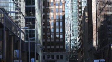Toronto şehir merkezindeki modern ofis binaları - TORONTO, ONTARIO CANADA - 15 Nisan 2024