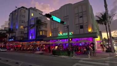 Miami Beach Florida 'daki Renkli Okyanus Sürüşü - MIAMI, FLORIDA - 5 Kasım 2024