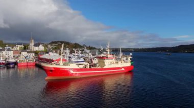 Killybegs limanı Donegal İrlanda 'da - KILLYBEGS, IRELAND - 10 Ekim 2024