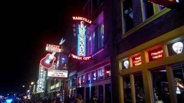 Efsanevi barları ve country müzik mekanlarıyla ünlü Nashville Broadway - NASHVILLE, ABD - 20 Haziran 2019