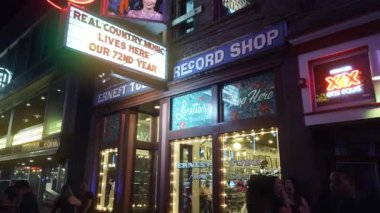 Nashville Broadway 'deki ünlü Ernest Tubb Plak Dükkanı - NASHVILLE, ABD - 20 Haziran 2019