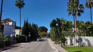 İspanya, Endülüs 'te Marbella' ya yaklaşan otoyol - Marbella, İspanya - 30 Mart 2025