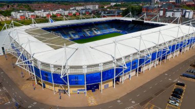 LEICESTER, İngiltere - 14 Haziran 2025 - Leicester City Futbol Kulübü 'nün İngiltere' deki King Power Stadyumu 'nun havadan görünüşü