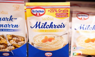 Dr. Oetker 'ın tatlı paketini farklı bir açıdan görmek, hem nostaljik hem de rahatlatıcı tatlı aşermeleri için mükemmel tatlı ve kremalı bir ziyafeti temsil ediyor. - FRANKFURT, Almanya - 21 Mart 2025