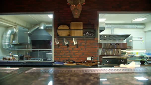 Lokantası Barın Manzarası Restoranların Mutfağı Camın Arkasında Müşterilerin Yiyeceğin Nasıl — Stok video