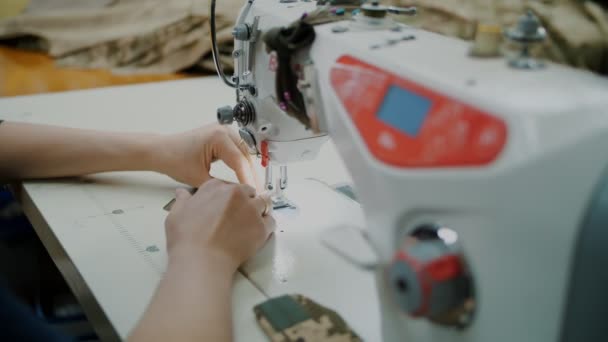 Sewing Close Seamstress Sews Fabric Items Sewing Machine Sewing Workshop — Stok video