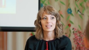 Anaokulu eğitimi. Anaokulunda sanat ve zanaat dersi. Kreş. İlkokul. Çocuk psikoloğu. Çocuk Ruh Sağlığı Terapisi.