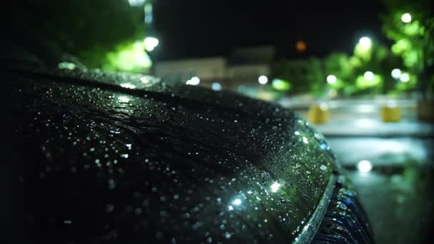 Regen Autohaube Regentropfen Regen Der Nacht Leichter Regen Nahaufnahme Von — Stockvideo
