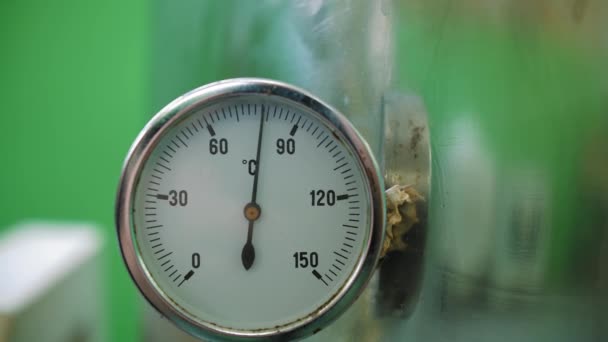 Thermometer Aluminium Temperature Gauge 150 Proses Pembuatan Kosmetik Pabrik Kosmetik — Stok Video