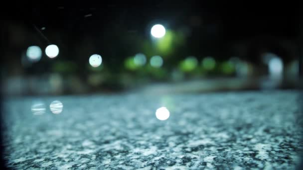 Дощ Дощ Вночі Невеликі Опади Близько Дощів Калюжа Калюжа Водою — стокове відео