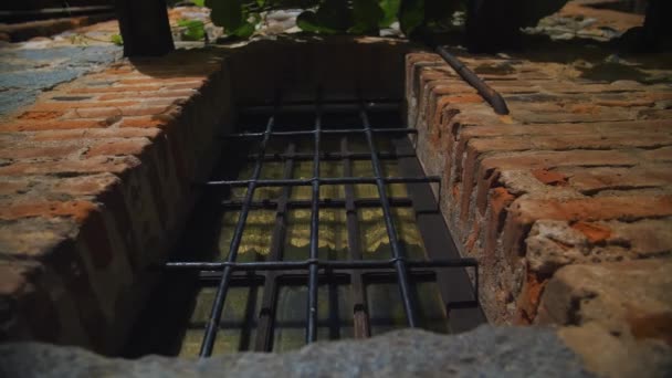Matice Okně Zámku Turistické Místo Italský Hrad Starověká Architektura Pevnost — Stock video