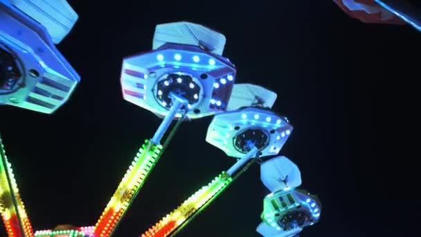 Karusell Med Ljus Otroligt Färgglada Blinkande Ljus Vintage Carousel Popular — Stockvideo