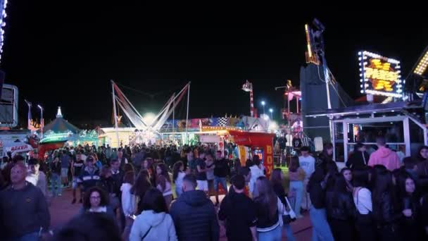 Biella Italien Juni 2022 Jahrmarkt Der Nacht Blaulicht Freizeitpark Vergnügungspark — Stockvideo