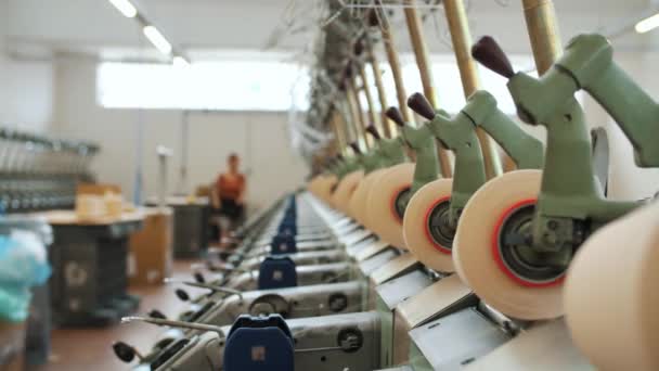 Proces Wytwarzania Przędzy Wyposażenie Fabryki Tekstyliów Kręcenie Produkcją Produkcja Nici — Wideo stockowe