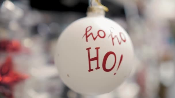 Bolas Natal Close Acessórios Árvore Natal Compras Natal Feira Natal — Vídeo de Stock