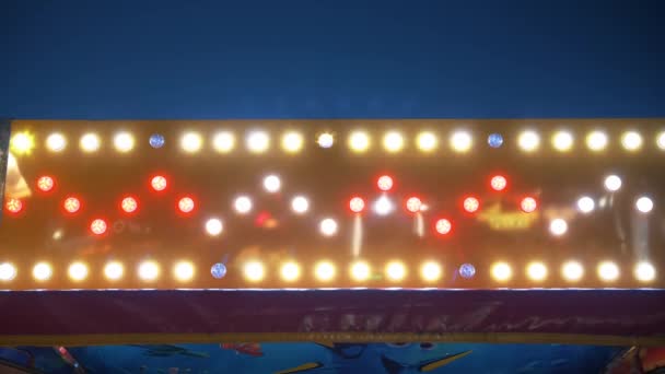 Wazige Achtergrond Van Knipperend Licht Themapark Kermis Nachts Amusement Park — Stockvideo