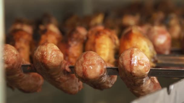 Carne Parrilla Salchichas Shashlik Primer Plano Carne Frita Pinchos Comida — Vídeos de Stock