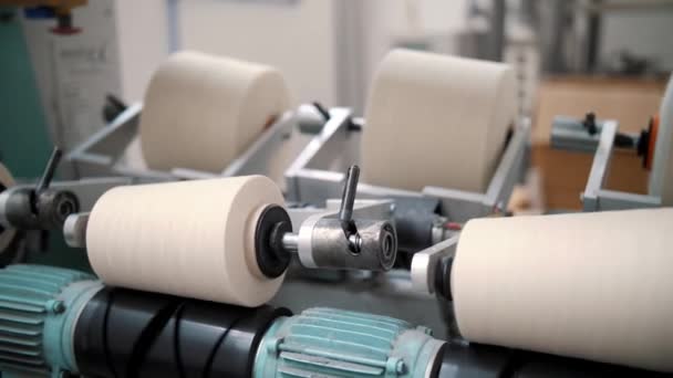 Produkcja Nici Fabryka Włókiennicza Kręcenie Produkcją Proces Wytwarzania Przędzy Wyposażenie — Wideo stockowe