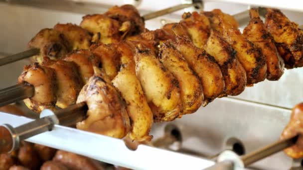 Gegrild Vlees Shashlik Shish Kebab Close Gebakken Vlees Spiesjes Straatvoedsel — Stockvideo