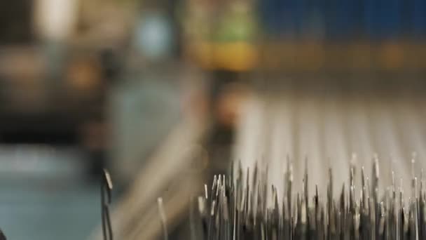 Szövőszéket Szőni Textilipari Berendezések Közelkép Automatizált Szövőgép Szálakból Készült Szövetet — Stock videók