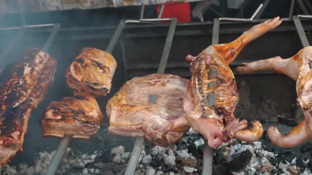 Fried Meat Juicy Pork Carcasses Young Piglets Roasted Spits Hot — Stock Video