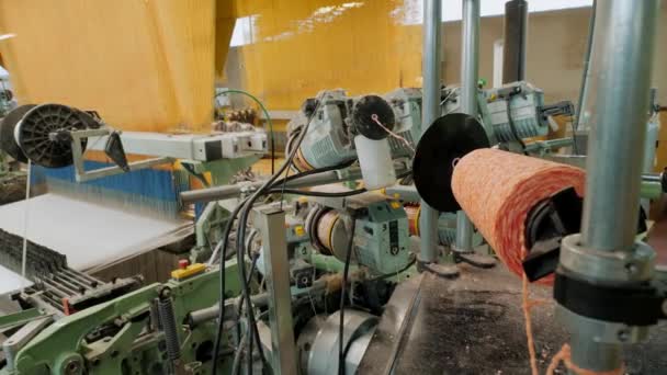 Instalações Máquina Tecelagem Máquina Tear Tecelagem Industrial Processo Trabalho Uma — Vídeo de Stock