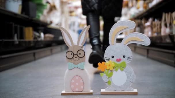 Easter Fair Close Floor Supermarket Store Funny Figurines Traditional Easter — Stock Video